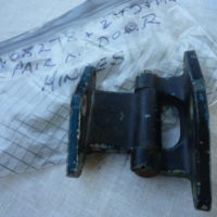 Complete door hinges with parts Nos 5408279 and 5408230