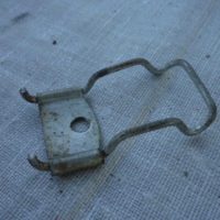 Carpet floor retaining clips