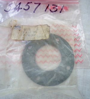 Disc spacer with four holes