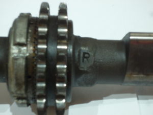 2.7 litre Carb Inlet Camshaft ? one timing mark and cast J, average lift 9.353mm, variation of lift 1.10mm - Used - Image 2